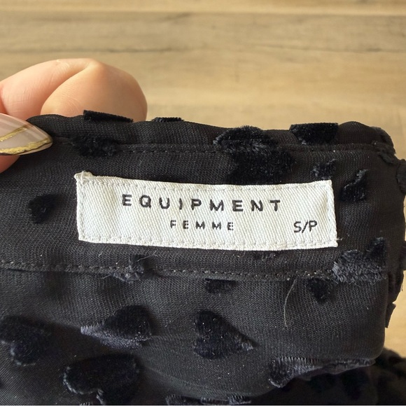 Equipment Femme Black Silk Blend Velvet Heart Sheer Button Up Shirt - Small - Picture 8 of 8